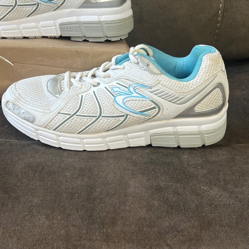 Gravity Defyer G-Defy Women's Size 10‎ White Blue Athletic Shoes EUC - Picture 2 of 8